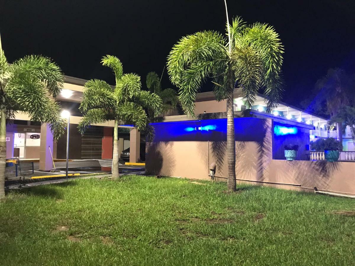 Tropical Inn & Suites, Downtown クリアウォーター エクステリア 写真