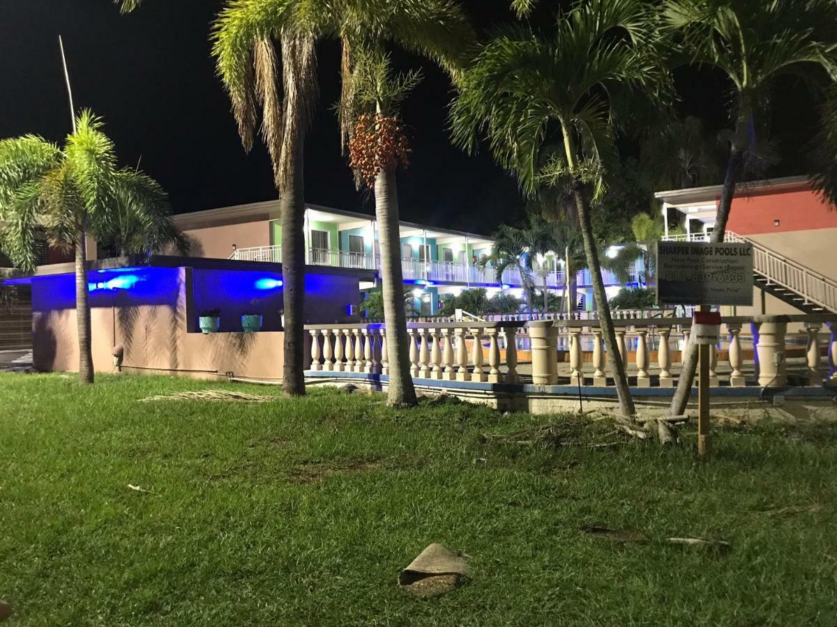 Tropical Inn & Suites, Downtown クリアウォーター エクステリア 写真