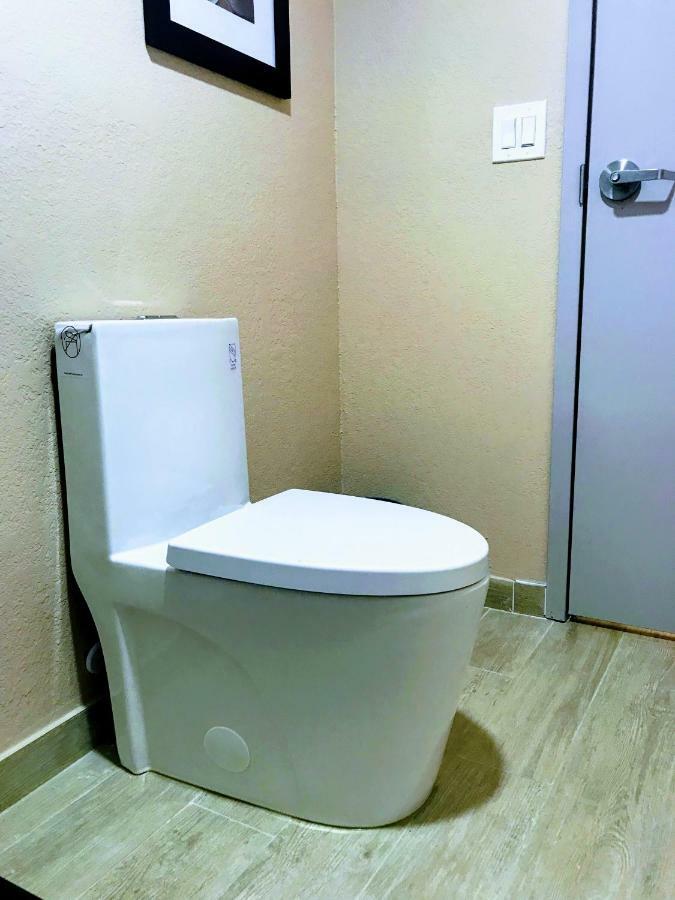 Tropical Inn & Suites, Downtown クリアウォーター エクステリア 写真