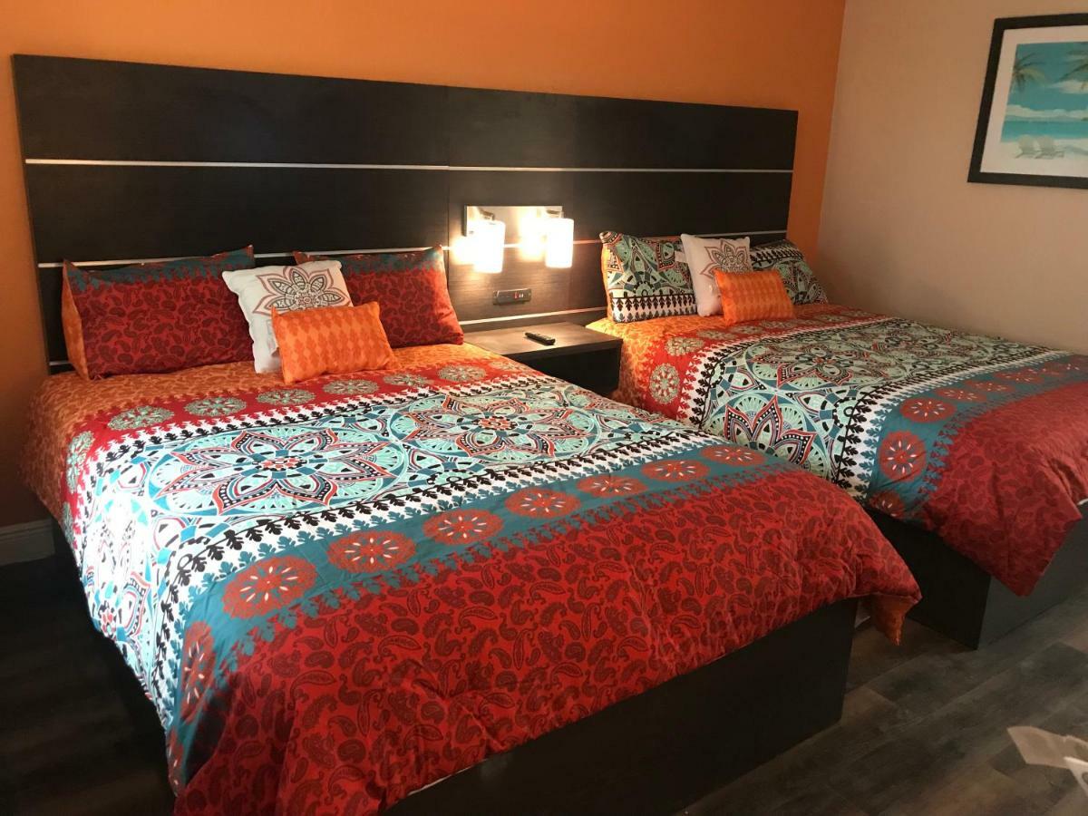 Tropical Inn & Suites, Downtown クリアウォーター エクステリア 写真