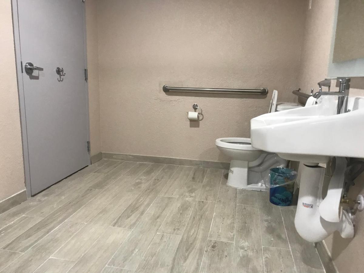 Tropical Inn & Suites, Downtown クリアウォーター エクステリア 写真
