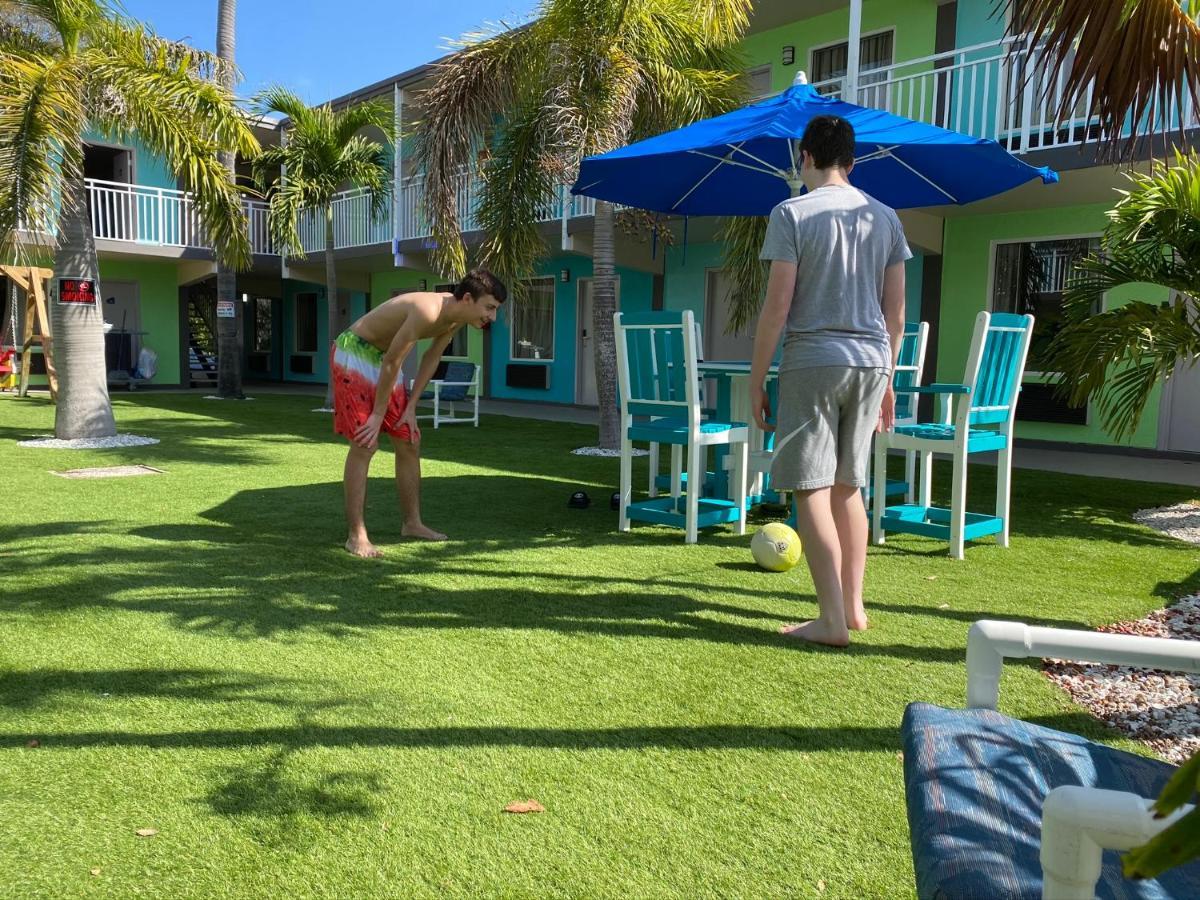 Tropical Inn & Suites, Downtown クリアウォーター エクステリア 写真